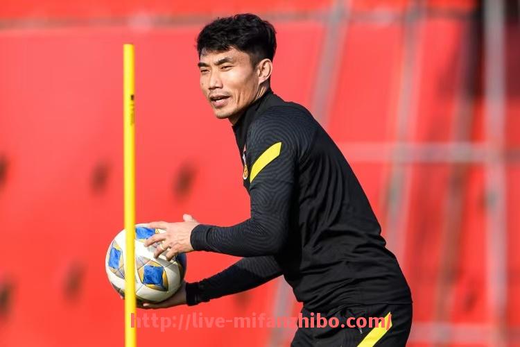 秘饭直播-2013年火箭队球员阵容与各位置战术职责分析